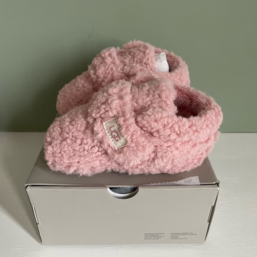 NIB UGG Baby Bixbee Booties Pink Shell Curly Infant 04/05 Medium 12-18 Months